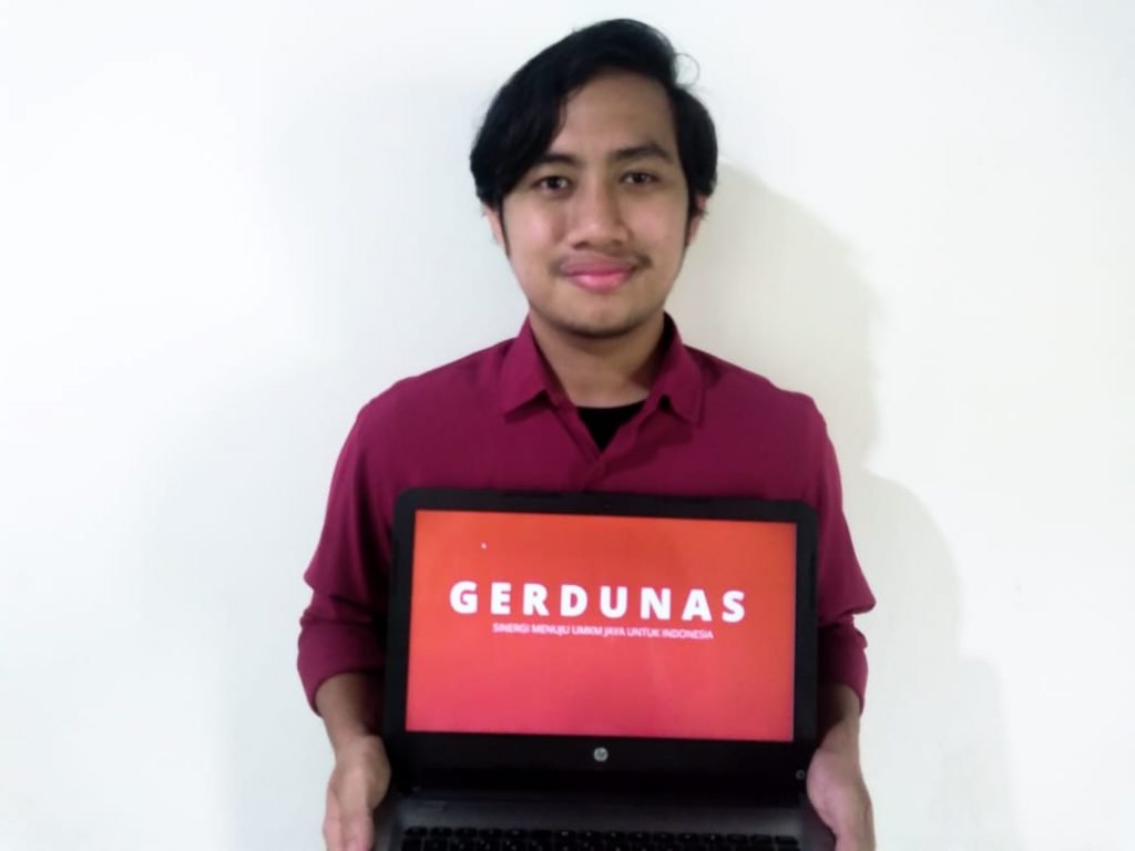 Ahmat Yulianto, mahasiswa Statistika ITS dengan website program Gerdunas hasil inovasinya, peraih juara 3 Lomba Essay ENECO 2020