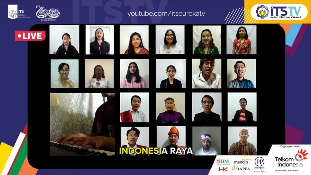 Paduan Suara Mahasiswa ITS membawakan lagu kebangsaan Indonesia Raya secara virtual