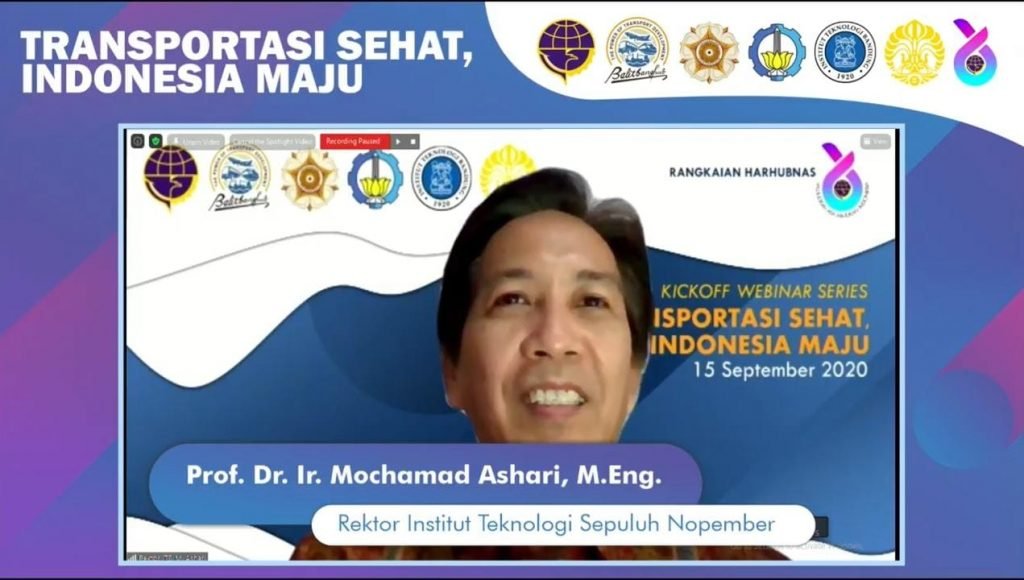 Rektor ITS Prof Dr Ir Mochamad Ashari MEng saat memberi sambutan pada Kick Off Webinar Series bertajuk Transportasi Sehat, Indonesia Maju di ITS