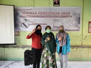 KKNT ITS Edukasi Pentingnya Pendidikan dan Kesehatan Masyarakat