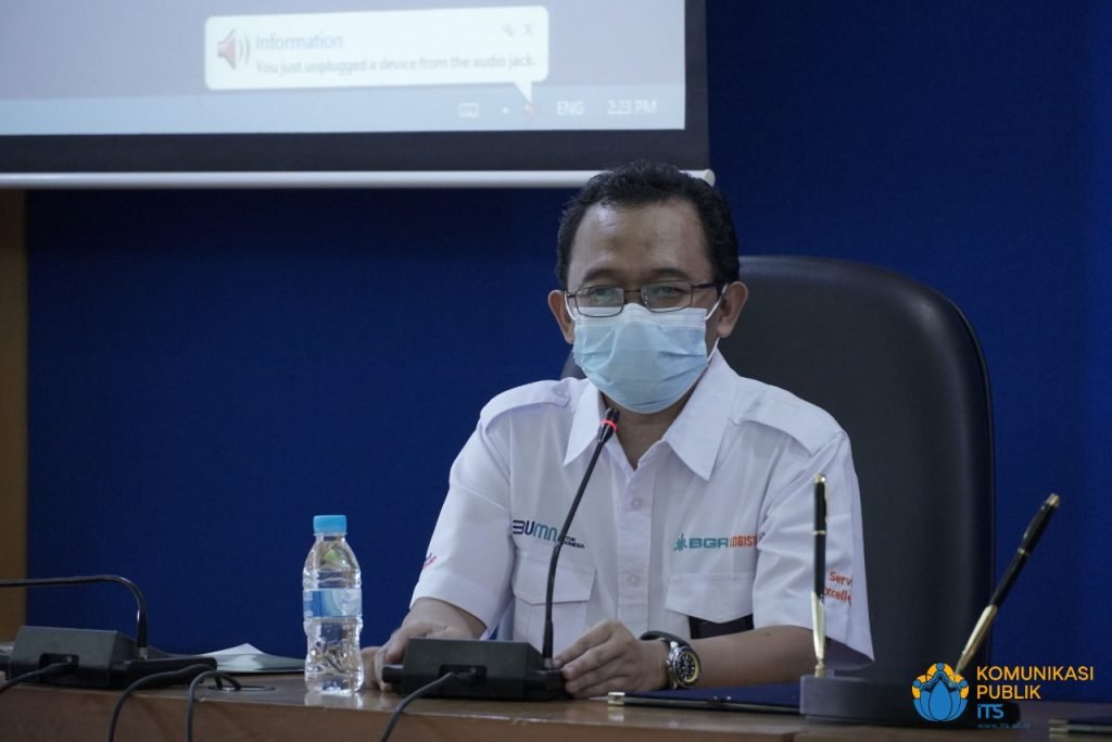 President Director of PT Bhanda Ghara Reksa (Persero), M Kuncoro Wibowo while giving a speech at the signing of the MoU