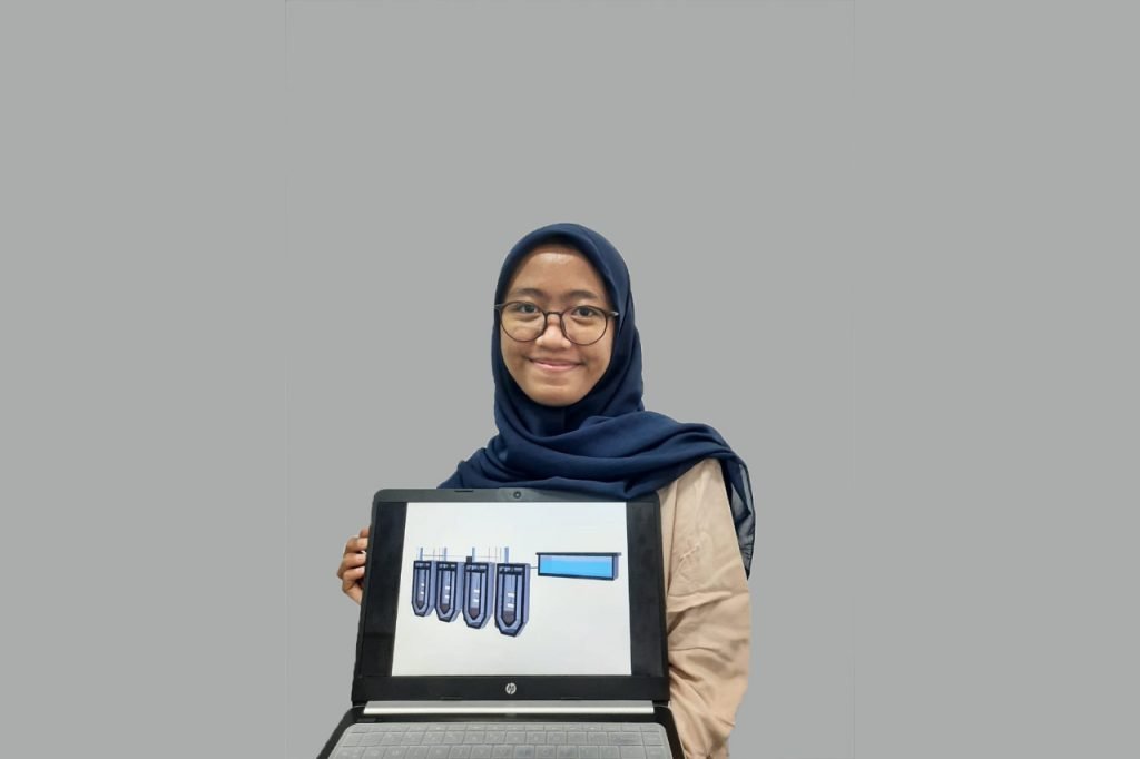 Ketua tim Grisse ITS, Mas Den Rum menunjukkan rancangan unit IAASBR IPAL