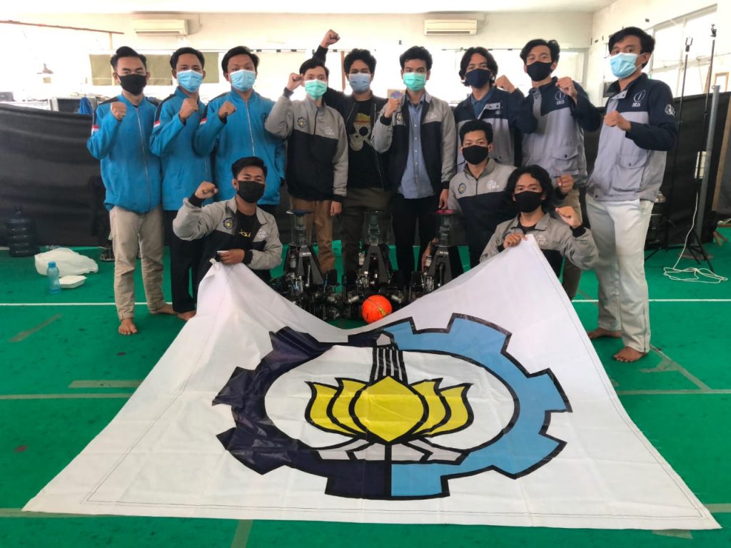 Tim Iris, tim robot Sepak Bola Beroda dari ITS yang juga berjaya di KRI 2020 Regional II