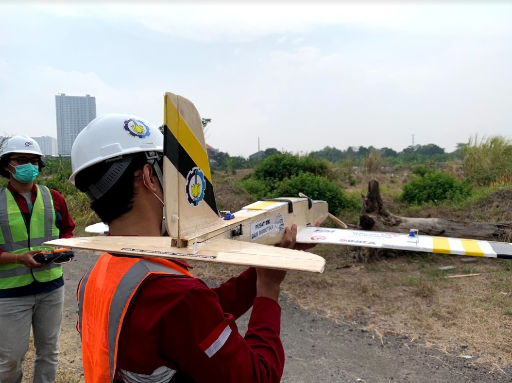 Uji coba Tim Anaryadirga dari divisi Fixed Wing Bayucaraka ITS saat siap berlaga di KRTI 2020