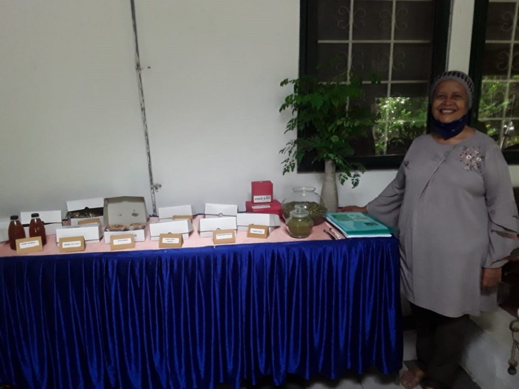 Murtijas Sulistijowati, Penggagas Omah Kelor bersama makanan hasil olahan Omah Kelor