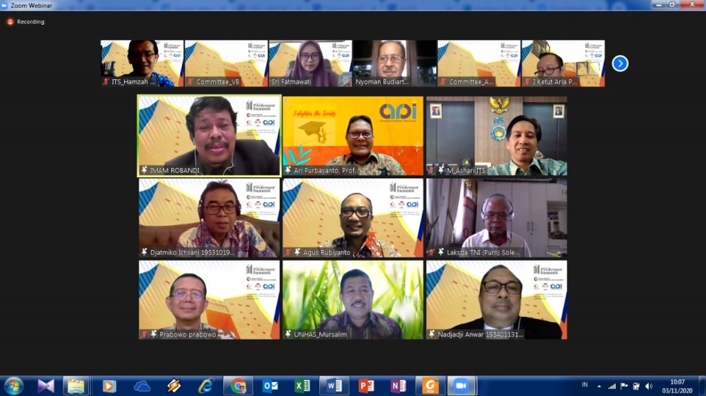 Professor Summit 2020 diikuti secara daring oleh para 45 profesor dari seluruh Indonesia dan tiga pelaku profesional yang bekerja sama dengan Majelis Dewan Guru Besar PTNBH, Forum Dewan Gur