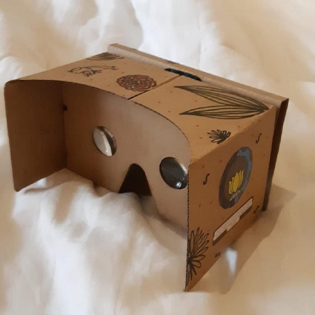 Prototype Virtual Museum Tourism yang berupa Virtual Reality (VR) box yang dikembnangkan tim dosen dan mahasiswa ITS