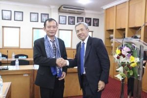 Guru Besar ITS Jadi Anggota Termuda AIPI