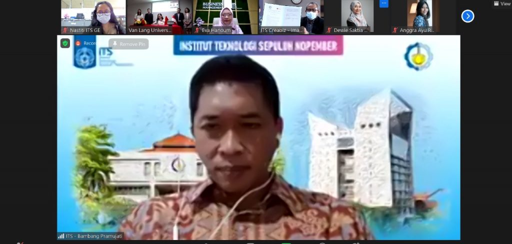 Wakil Rektor IV ITS Bambang Pramujati ST MSc Eng PhD yang juga hadir dalam penandatanganan MoU secara virtual antara ITS dengan VLU Vietnam