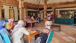 Kenalkan Industri Manufaktur, Tim Abmas ITS Beri Pelatihan UKM
