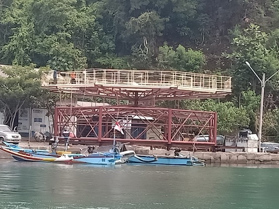 Perkembangan kerangka Ocean FarmITS yang akan dirakit di Teluk Sidosari, Malang