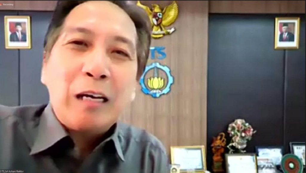 Rektor ITS Prof Dr Ir Mochamad Ashari MEng turut menghadiri penandatanganan nota kesepahaman dengan Pemkot Tangerang secara daring