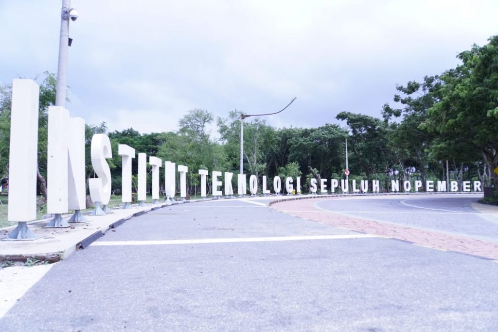 Gerbang depan kampus Institut Teknologi Sepuluh Nopember (ITS)