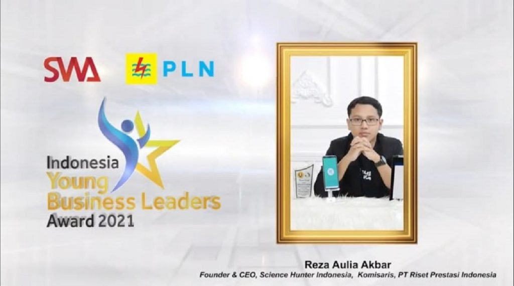 Mahasiswa S2 ITS yang juga Komisaris utama PT Riset Prestasi Indonesia, Reza Akbar Aulia ST, sebagai peraih penghargaan utama IYBLA 2021