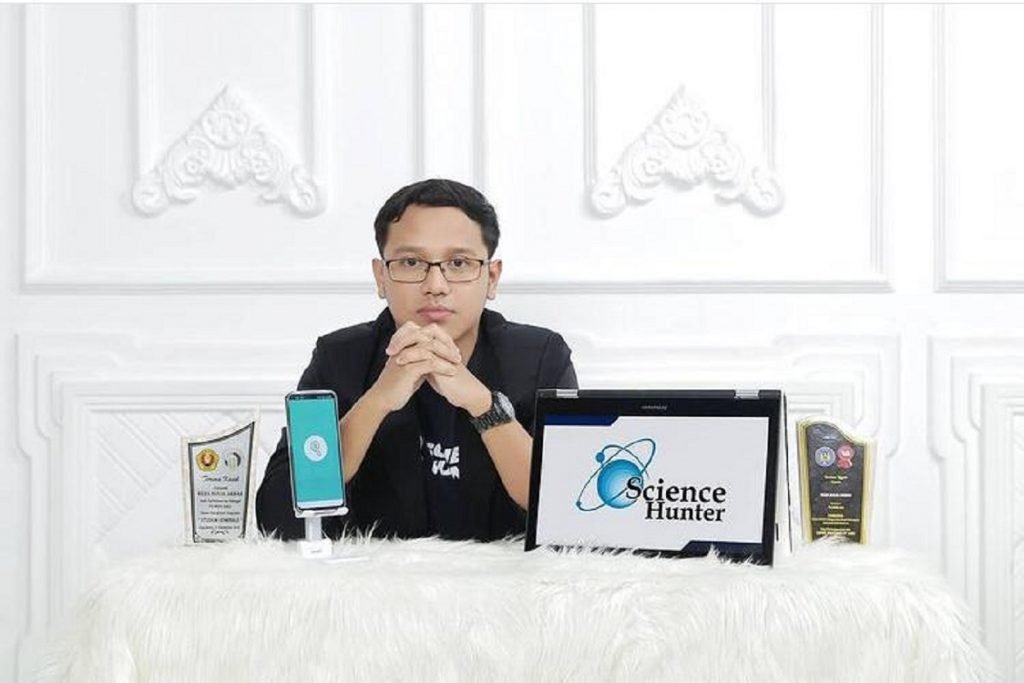 Mahasiswa S2 ITS yang juga Komisaris utama PT Riset Prestasi Indonesia, Reza Akbar Aulia ST