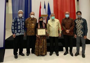 ITS Lecturers Win Prestigious Awards from the French Government
