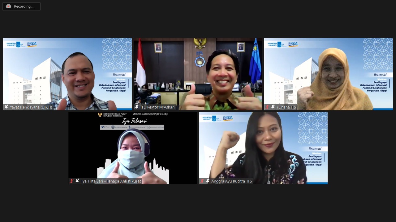 Foto bersama para pimpinan ITS bersama para narasumber webinar PPID