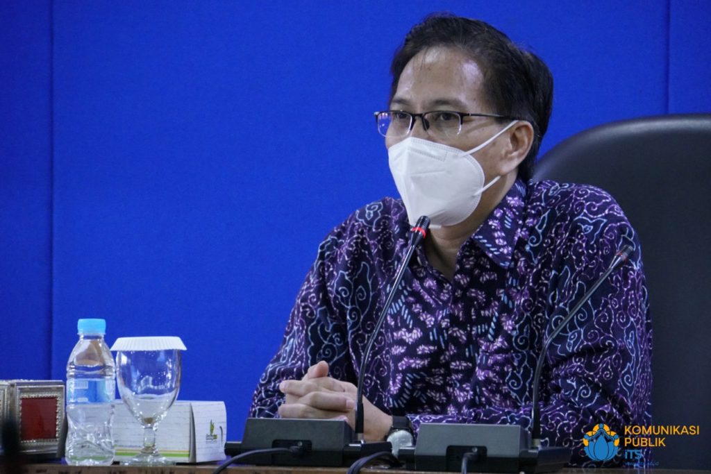 Rektor ITS Prof Dr Ir Mochamad Ashari MEng saat memberikan sambutan sebelum penandatanganan MoU dengan SKK Migas di Rektorat ITS