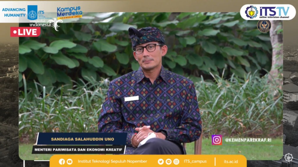 Menteri Pariwisata dan Ekonomi Kreatif RI Sandiaga Salahuddin Uno memberikan sambutan sevara daring di gelaran Wisuda ke-123 ITS