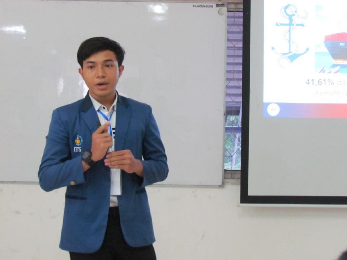 Muhammad Adrian Fadhilah ketika menjadi pembicara dalam sebuah acara