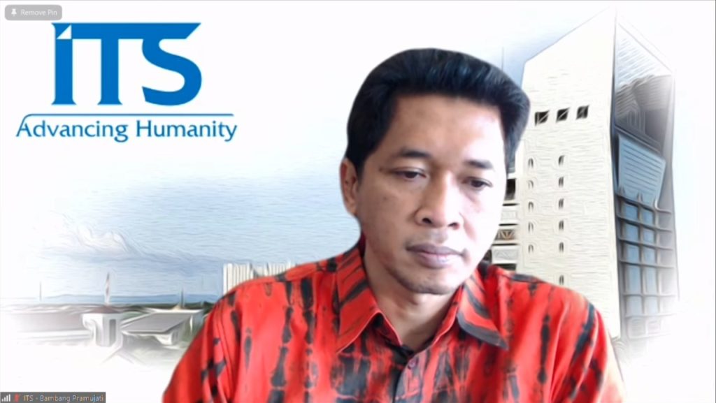 Wakil Rektor IV ITS Bambang Pramujati ST MScEng PhD saat memberikan sambutan secara virtual