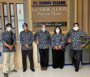 (from left) Dimas Anton Asfani, Ary Bachtiar Krishna Putra, Prof. Joni Hermana, I Dewa Ayu Agung Warmadewanthi, and Mudji Irmawan Arkani while attending the inauguration of PSEL Benowo