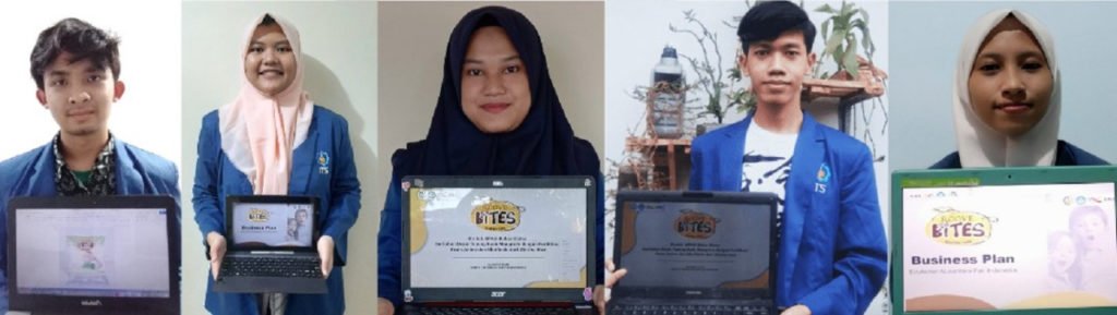 (dari kiri) Sarazen Shalahuddin Akbar, Widya Anastasya Ningtiyas, Miftahul Jannah, Ardi Lukman Hakim, Nova Ainur Rohma