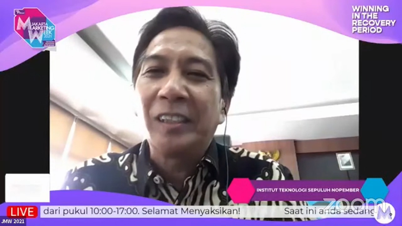 Rektor ITS Prof Dr Ir Mochamad Ashari M Eng menyampaikan sambutan atas pengahargaan yang telah diterima ITS