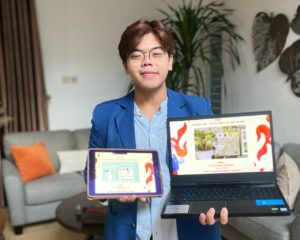 Ferdy Pradipta Zulfaninata, mahasiswa Desain Interior ITS, menunjukkan desain interior Tree of Life buatannya