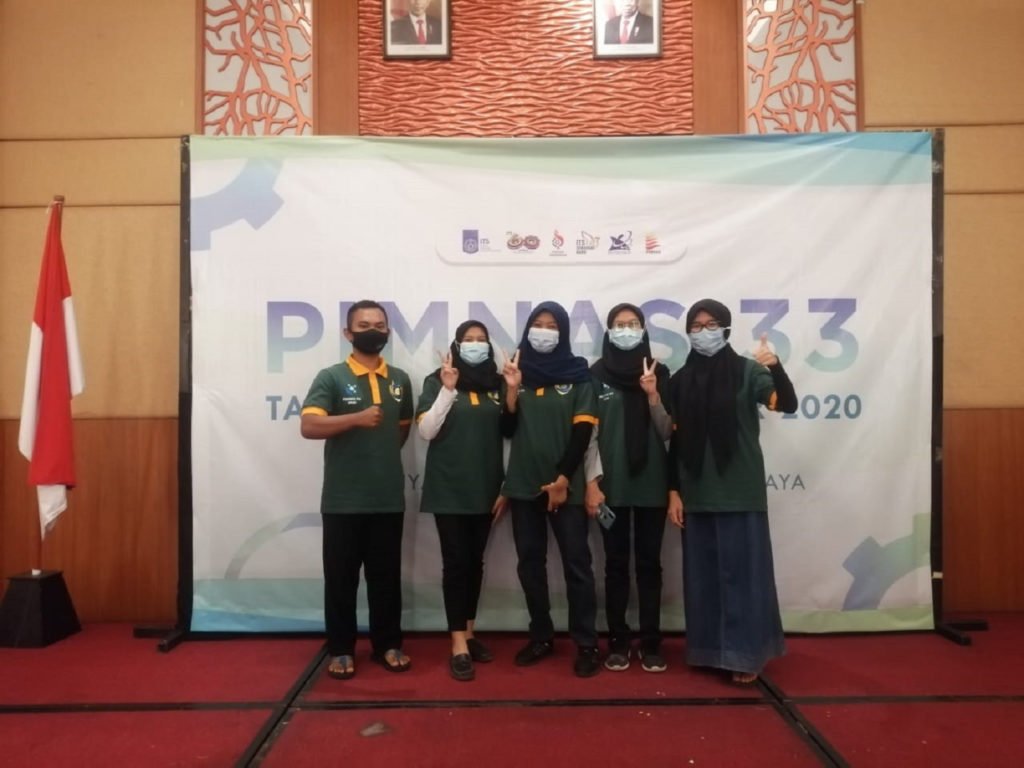 (dari kiri) Marde Fasma, Mery Yulinda Rahmi, Wahidatul Wardah Al Maulidiyah, Andrea Ernest, dan Nanda Novenia Shinta Hapsari