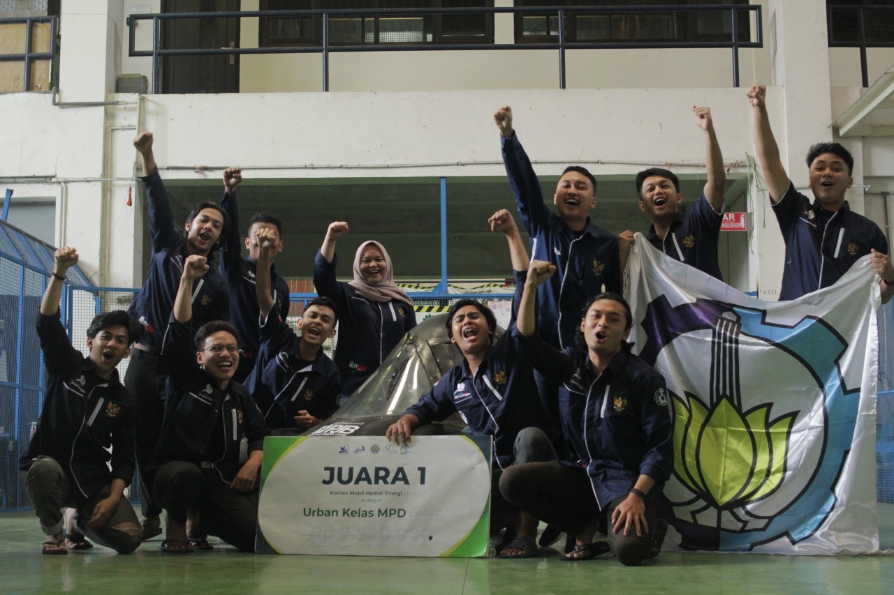 Sapuangin ITS team winning moment at Energy Efficient Car Contest on 2019