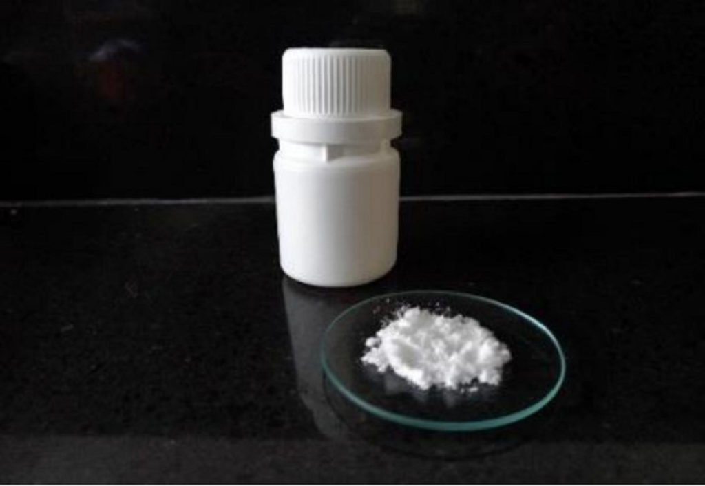 Produk asam oksalat dari limbah kertas HVS, karya mahasiswa ITS, yang siap digunakan