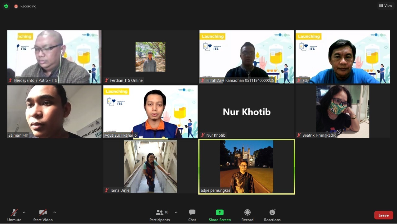 Peserta yang menghadiri acara Press Release PlasmaHub yang terdiri dari tim PlasmaHub ITS dan juga perwakilan media