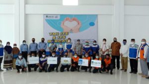 YMI Meriahkan Dies Natalis ITS dengan Berbagi Sembako