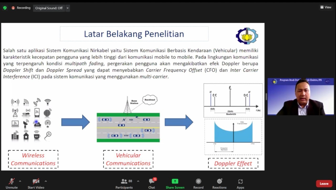 Wahyu Pamungkas menjelaskan hasil penelitian dalam disertasinya dalam webinar promosi doktor baru Departemen Teknik Elektro ITS