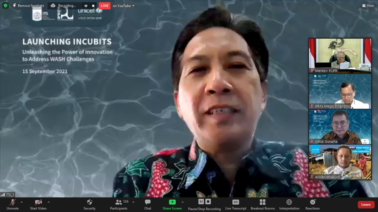 Rektor ITS Prof Dr Ir Mochamad Ashari MEng saat memberi sambutan di acara peluncuran Incubits secara virtual