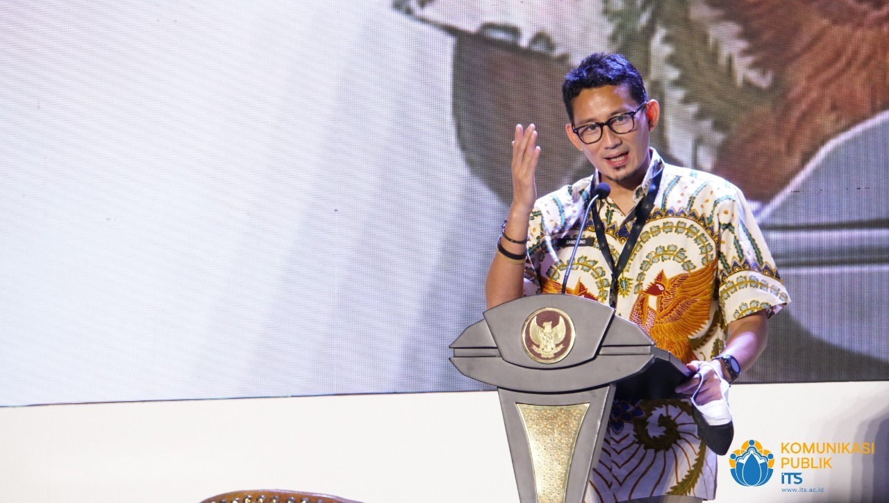 Menteri Pariwisata dan Ekonomi Kreatif RI Sandiaga Salahuddin Uno saat memberikan sambutan dan dukungannya pada acara peresmian ITS 5G Experience Center