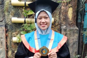 Menilik Perjuangan Lulusan Terbaik Vokasi di Wisuda ITS ke-124