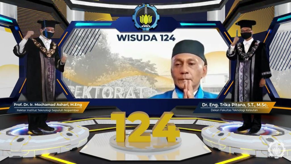 Unggun Dahana saat mengikuti prosesi Wisuda ke-124 ITS secara daring