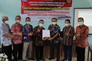 ITS Serahkan Mesin Cetak Braille yang ke-10 ke SLBN 1 Palangka Raya