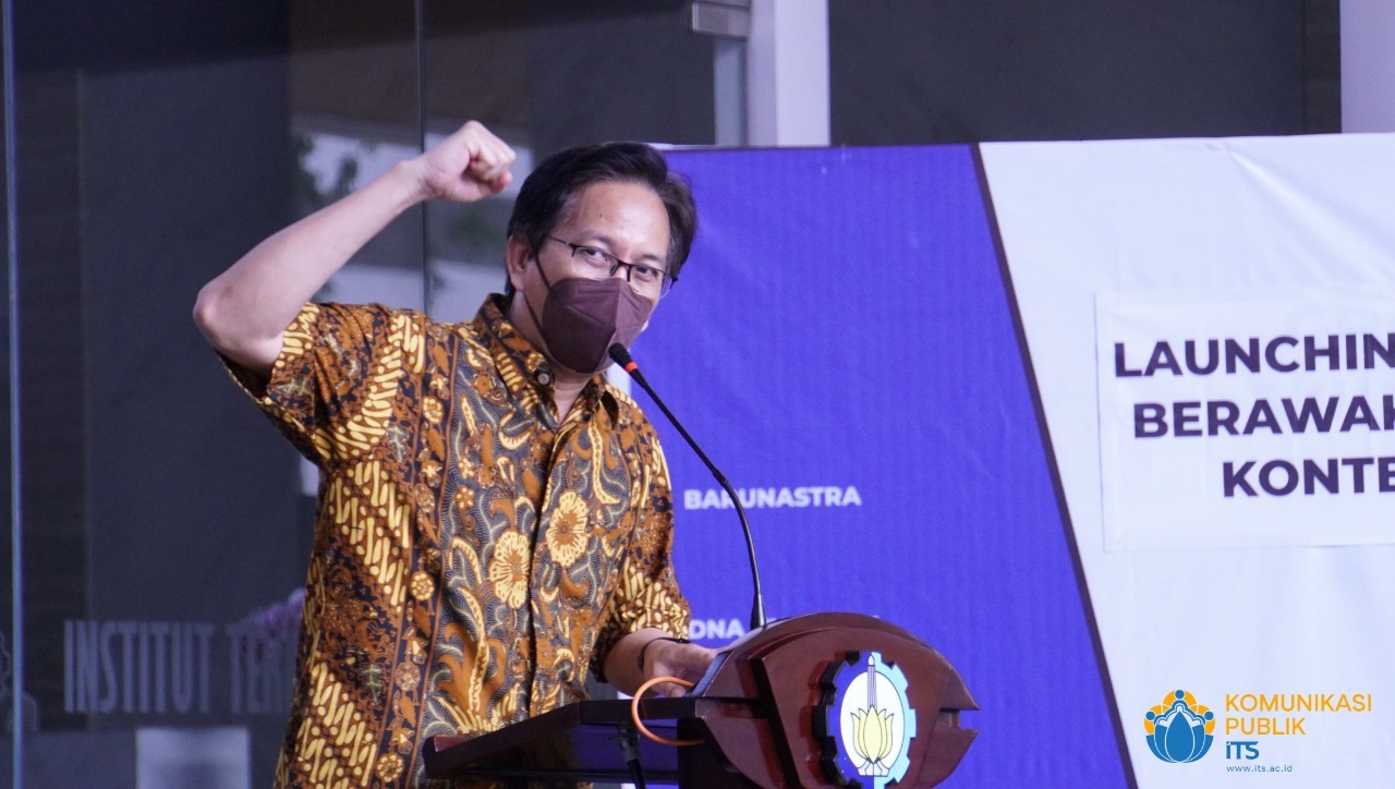 Rektor ITS Prof Dr Ir Mochamad Ashari MEng memberikan semangat dalam pelepasan tim mahasiswa yang akan bertanding di KKCTBN 2021