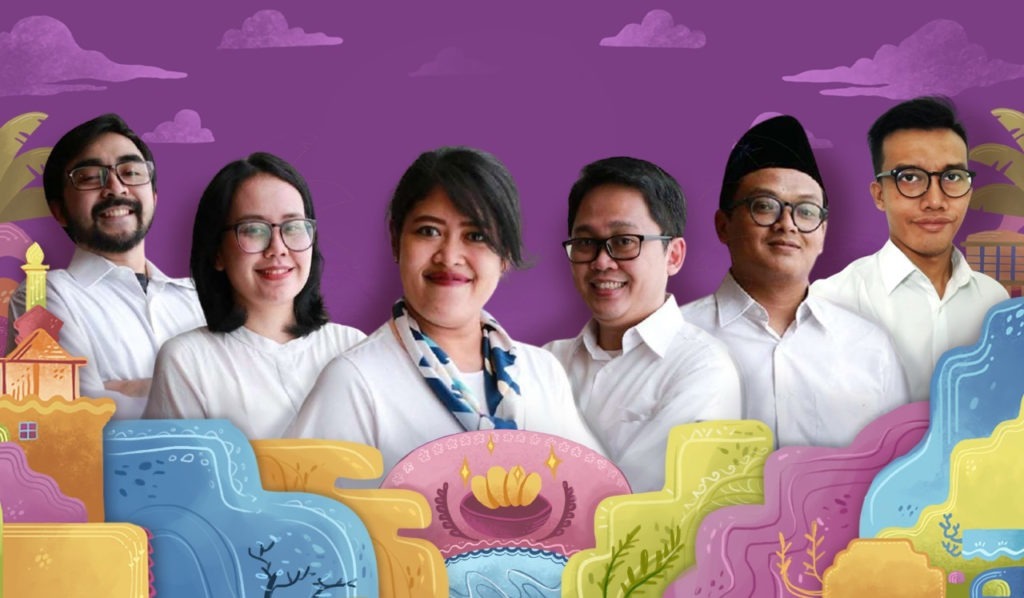 (from left) Rabendra Yudistira Alamin ST MDs, Nurina Orta Darmawati ST MDs, Putri Dwitasari ST MDs, Didit Prasetyo ST MT, Nugrahardi Ramadhani SSn MT, Naufan Noordyanto SSn MSn, ITS Abmas lecturer team