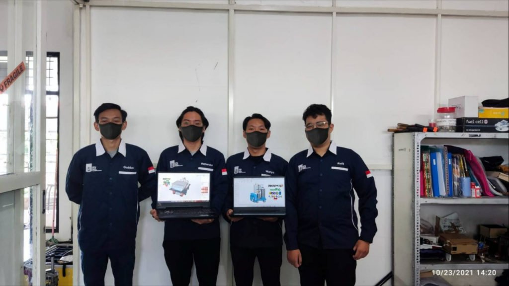 (from left) The Spektronics NG sub-team consists of Abdul Quddus Al Kahfi and Bernardus Krisna Brata, and the N1 Spektronics sub-team consisting of Wahyu Febianto and M Rafli Revansyah