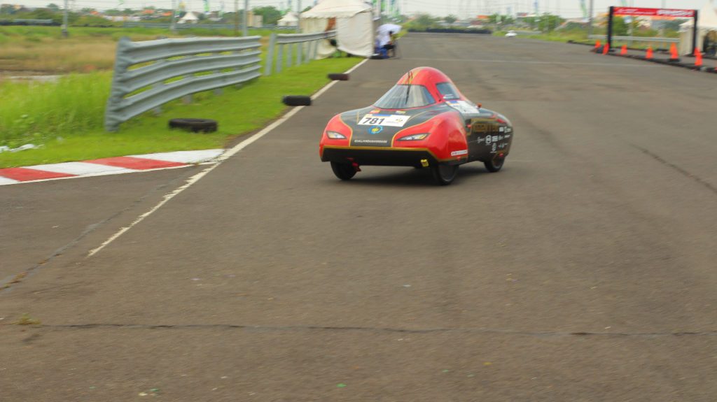 The Nogogeni VI EVO car by the ITS Nogogeni team when testing the Bung Tomo Gelora Circuit at KMHE 2021