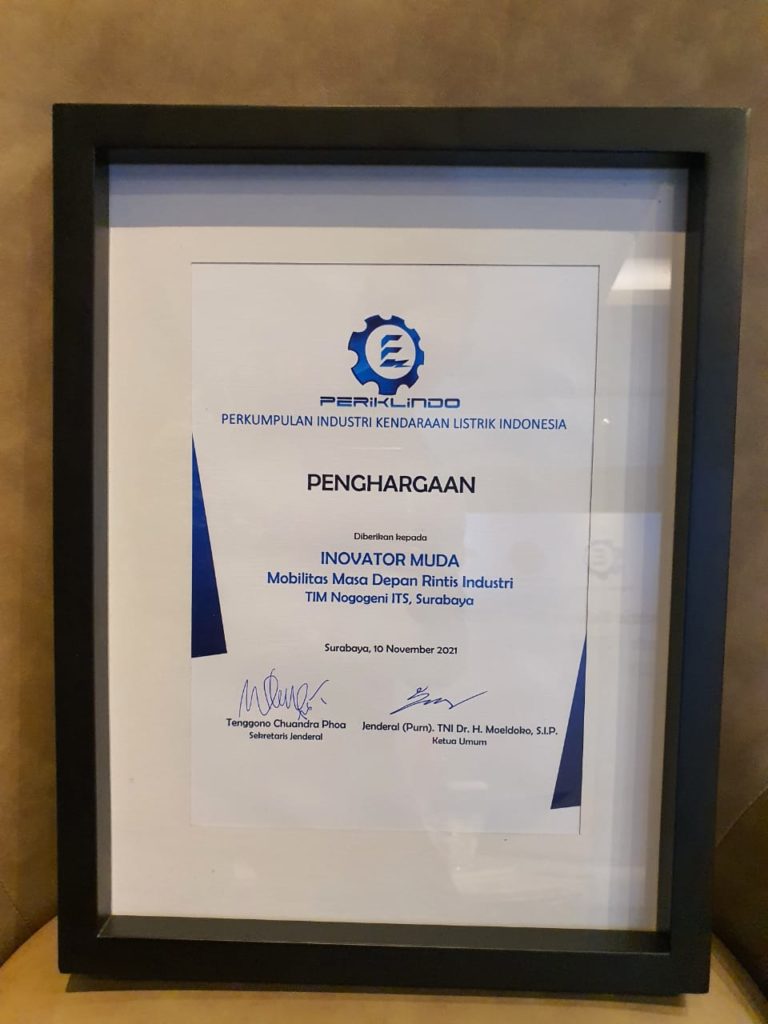 The award from Perikliindo was given as a form of appreciation for the role of the ITS Nogogeni team in the world of electric vehicles.