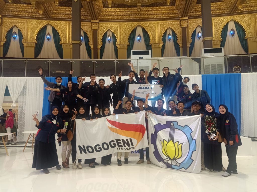 Tim Nogogeni ITS yang berhasil.meraih Juara I di Kontes Mobil Hemat Emergi (KMHE) 2021