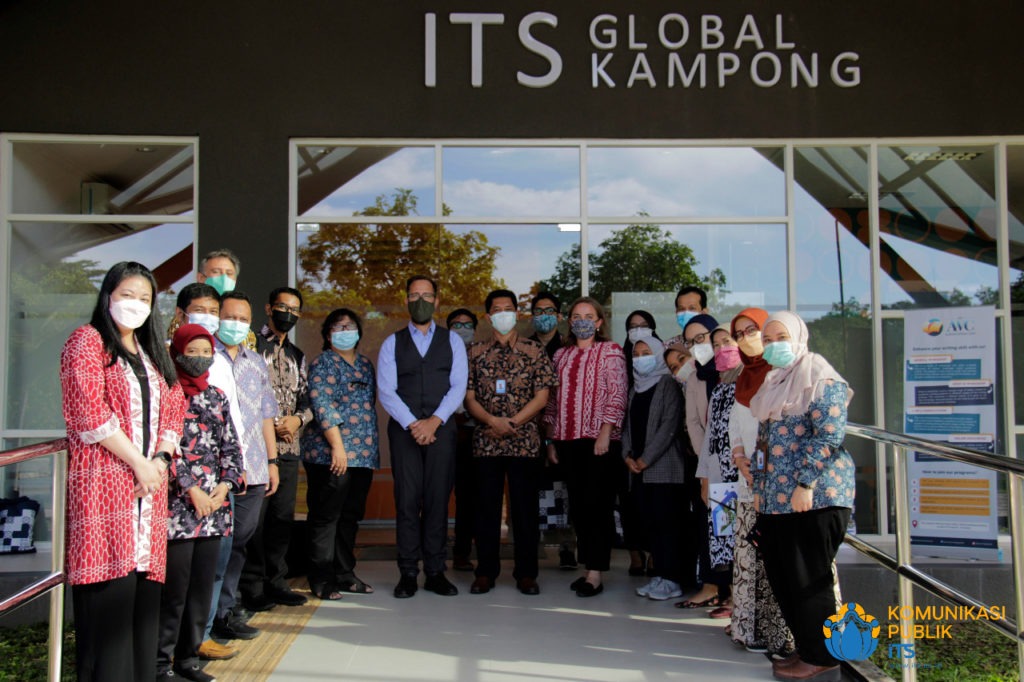 RELO US Embassy Jakarta team with ITS academic community in front of the ITS Global Kampong building