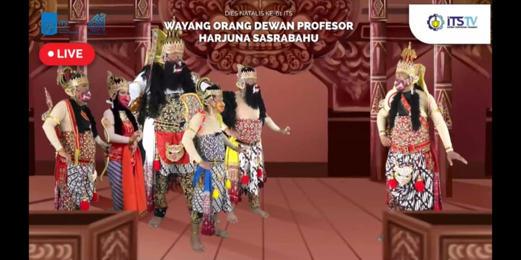 Pertunjukan Wayang Orang yang diperankan oleh Dewan Profesor ITS memeriahkan Dies Natalis ke-61 ITS juga disiarkan live streaming di kanal YouTube ITS TV