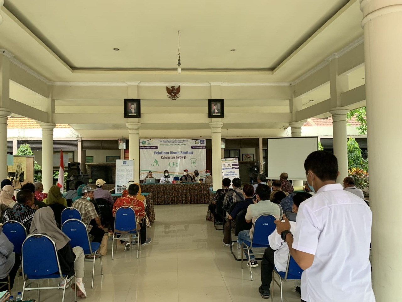 Sesi pemaparan materi kepada peserta di Pendopo Kecamatan Tulangan, Sidoarjo