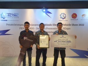 Tim Nogogeni ITS Raih Penghargaan dari Periklindo sebagai Inovator Muda